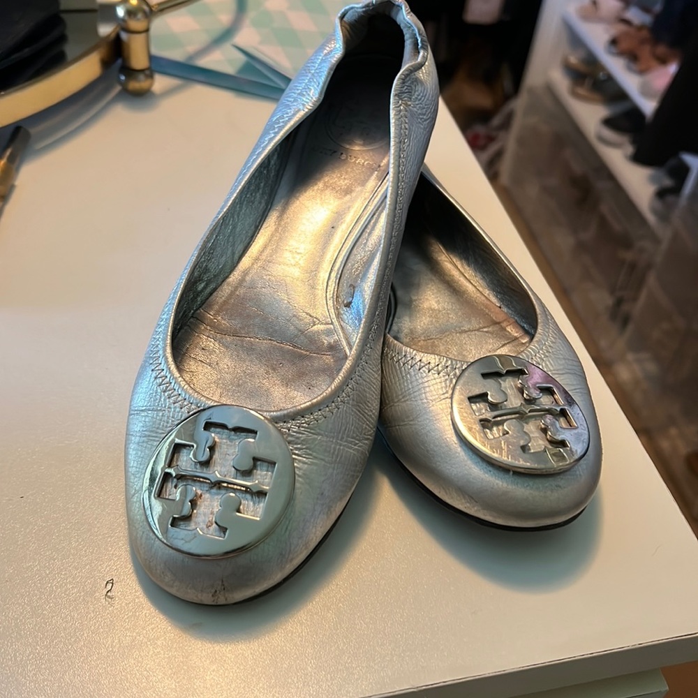 Silver Tory Burch flats size 7.5.